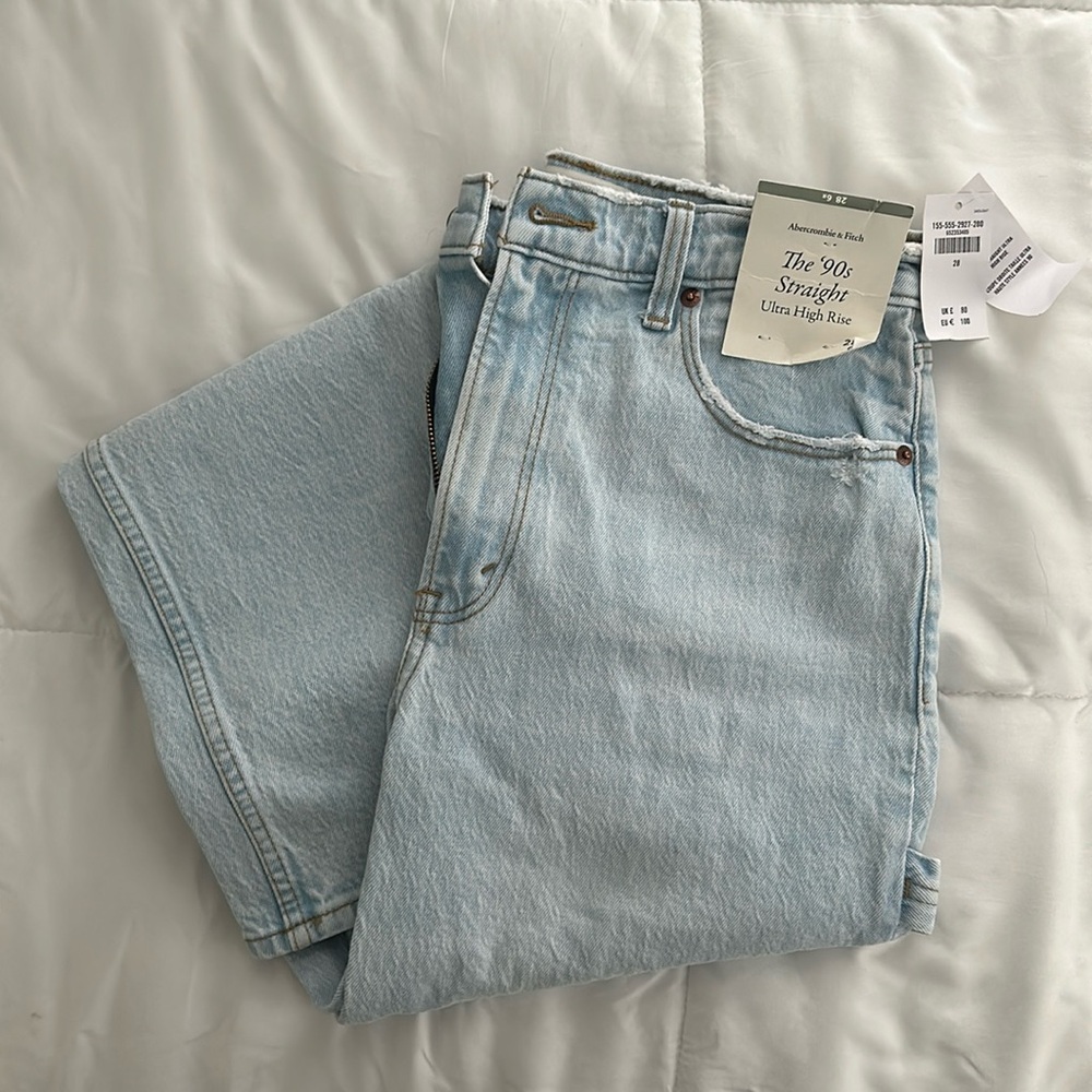 Abercrombie size 6/28 ultra high rise jeans